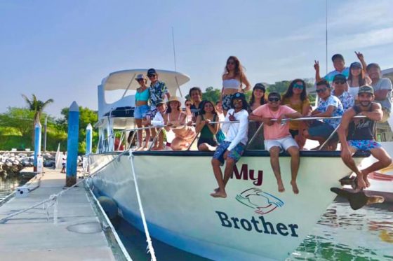 Yates en Bahías de Huatulco Para Renta-70 Pies. Yate My Brother de 70 pies en Huatulco. Recorrido en Yate en Huatulco. Tour Puesta de Sol en Yate Huatulco Oaxaca. Yates para pesca en Huatulco Oaxaca
