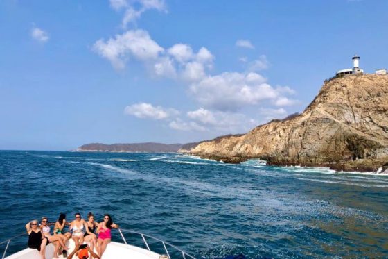 Yates en Bahías de Huatulco Para Renta-70 Pies. Yate My Brother de 70 pies en Huatulco. Recorrido en Yate en Huatulco. Tour Puesta de Sol en Yate Huatulco Oaxaca. Yates para pesca en Huatulco Oaxaca